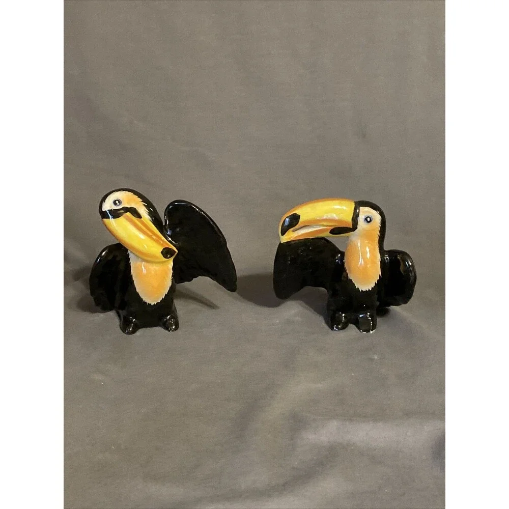 Vintage Salt & Pepper Shaker Set Japan Toucan Bird